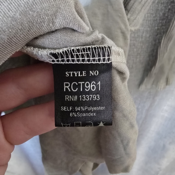 POL Mineral Wash Ribbed Long Sleeve V-Neck neck Top Moss green Size L - Picture 5 of 5